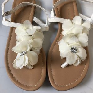 white flower sandals